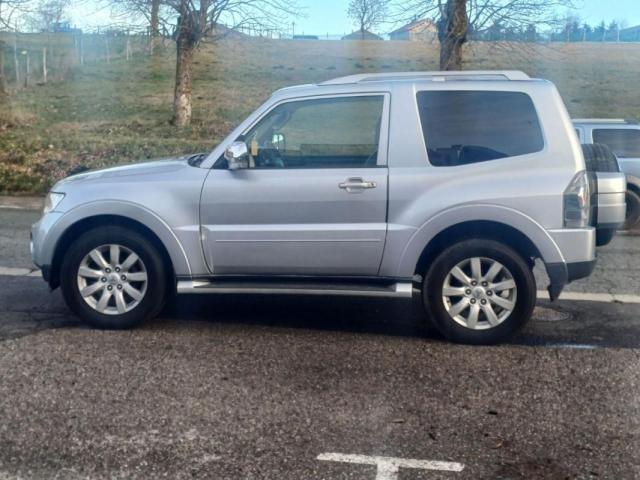 Mitsubishi Pajero image 8