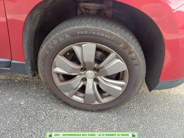 Peugeot 2008 image 2