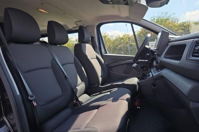 Renault Trafic image 2