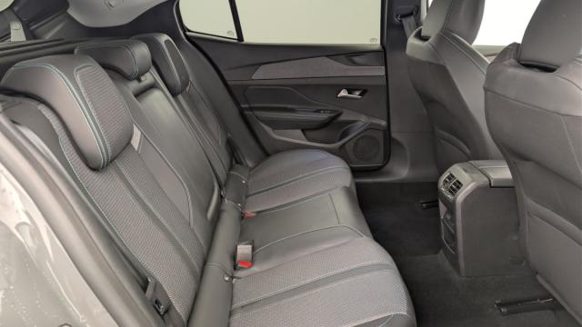 Peugeot 408 image 9