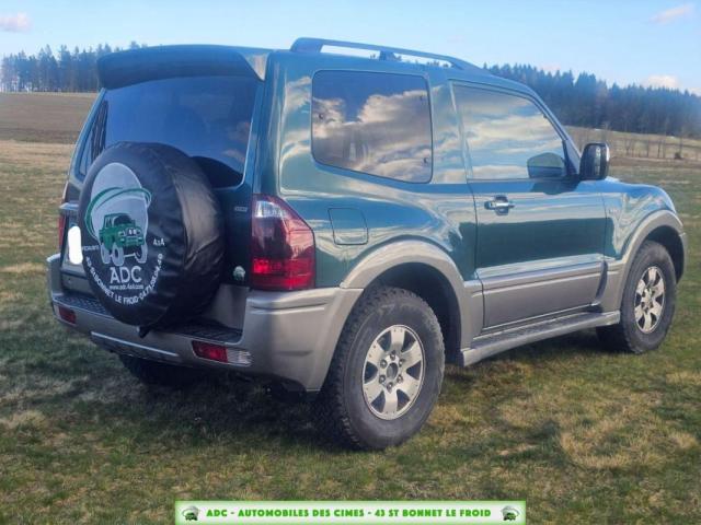 Mitsubishi Pajero image 8