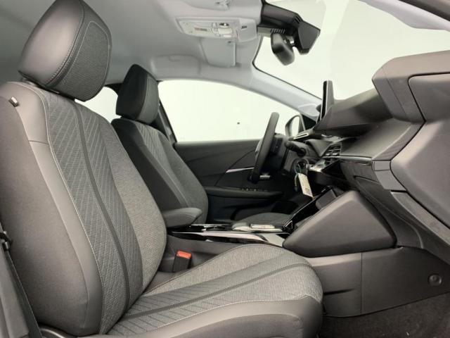 Peugeot 208 image 1