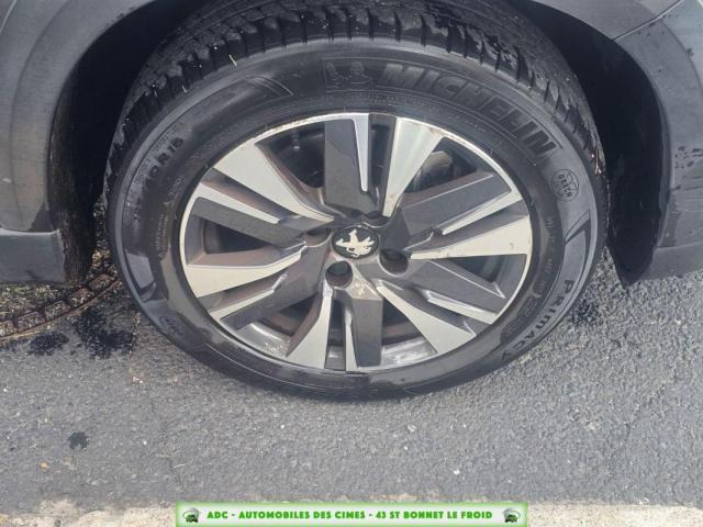 Peugeot 2008 image 1