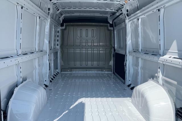 Opel Movano image 2