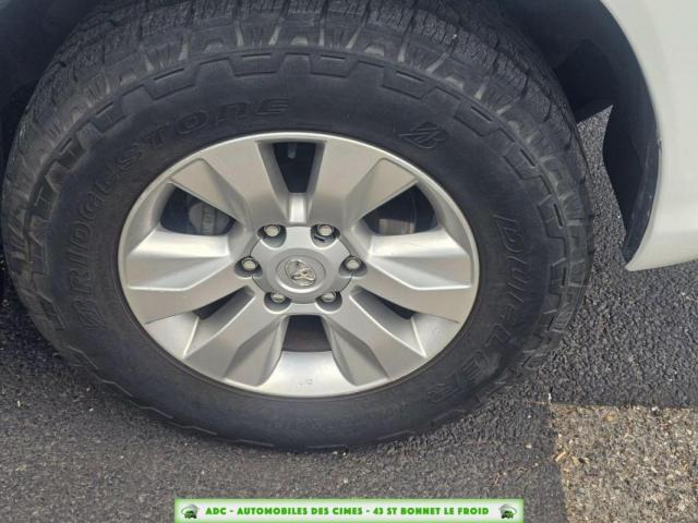 Toyota Hilux image 2