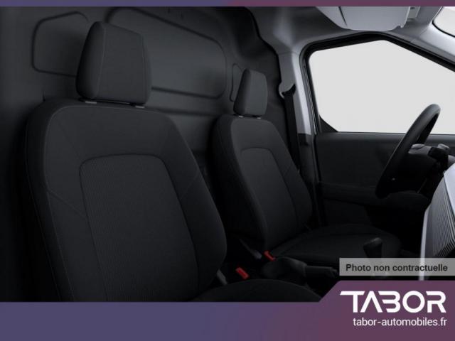 Ford Transit Courier image 8