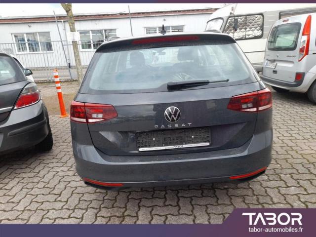 Volkswagen Passat image 9