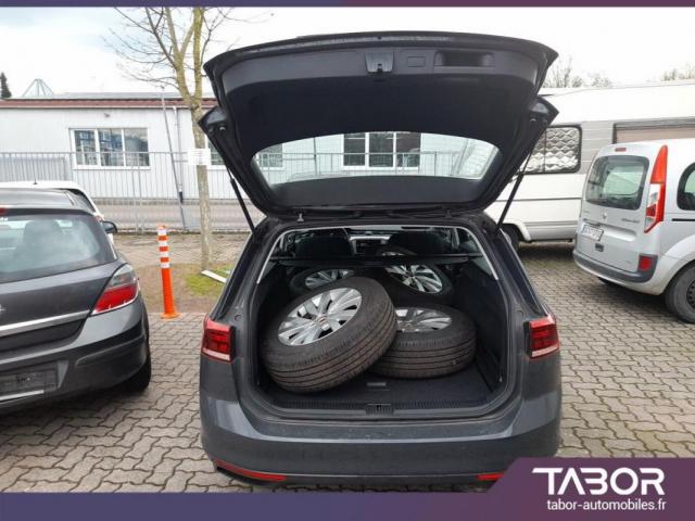 Volkswagen Passat image 2