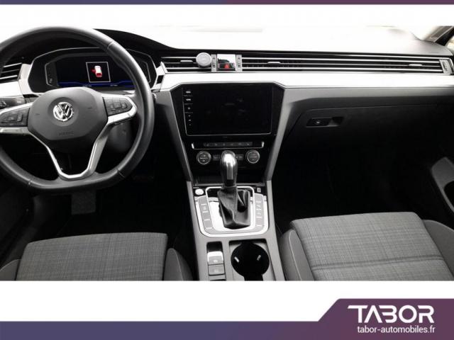 Volkswagen Passat image 8