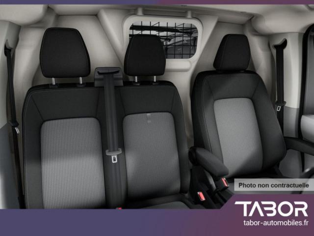 Volkswagen Transporter image 8