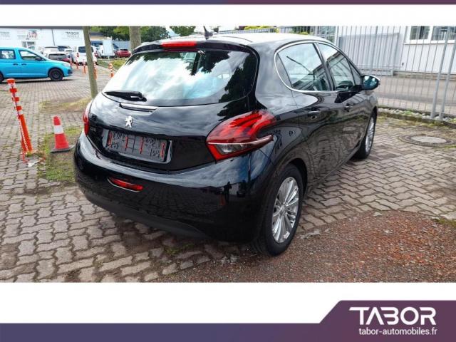 Peugeot 208 image 3