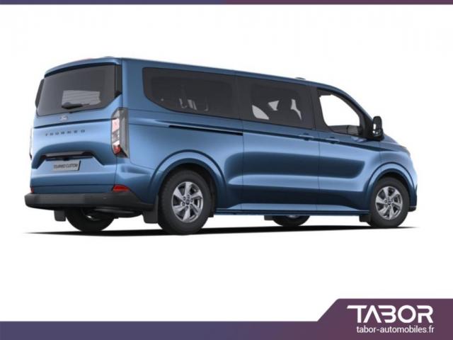 Ford Tourneo Custom image 3