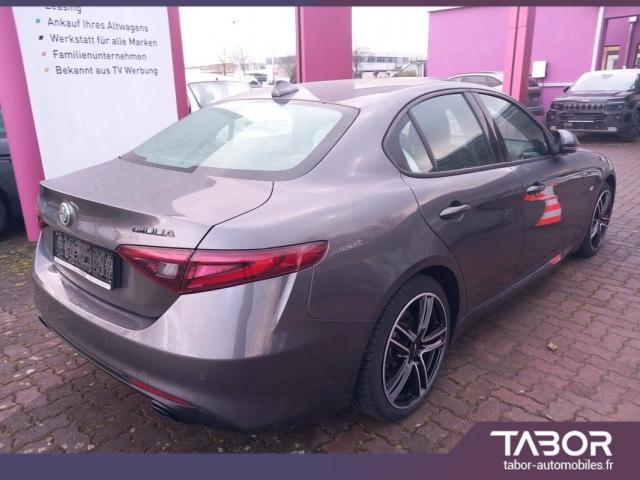 Alfa Romeo Giulia image 7