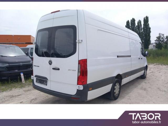 Mercedes Benz Sprinter image 6