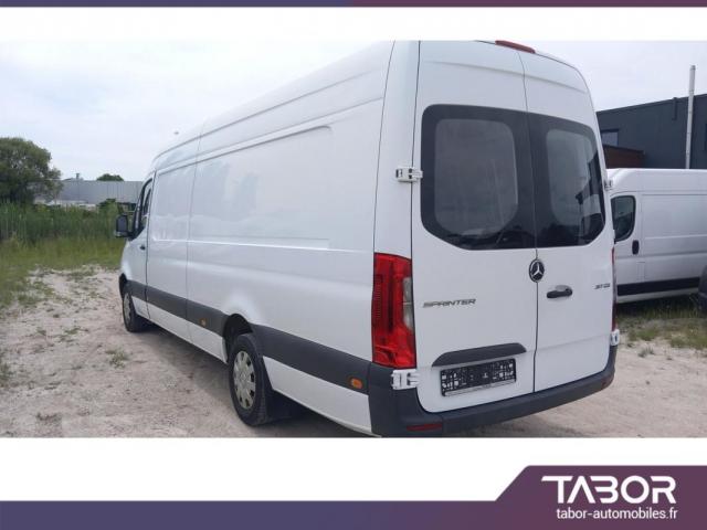Mercedes Benz Sprinter image 3