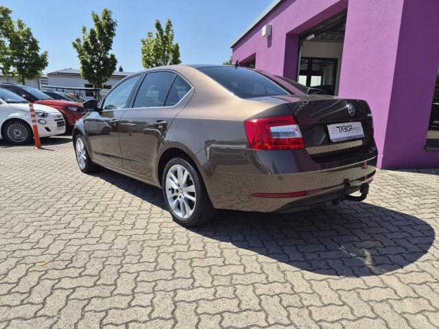 Skoda Octavia image 8
