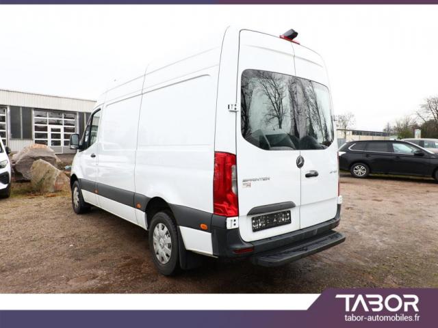 Mercedes Benz Sprinter image 1