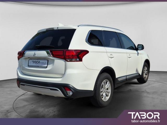 Mitsubishi Outlander image 2