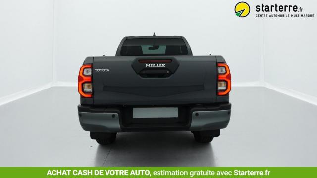 Toyota Hilux image 8