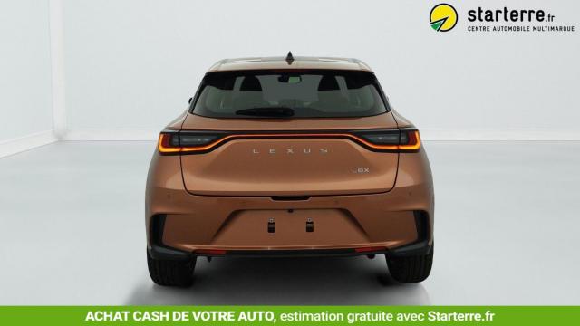 Lexus Lbx image 6