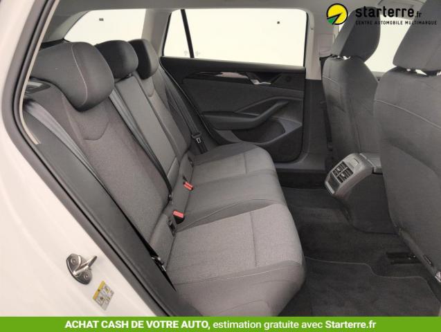 Volkswagen Passat image 9