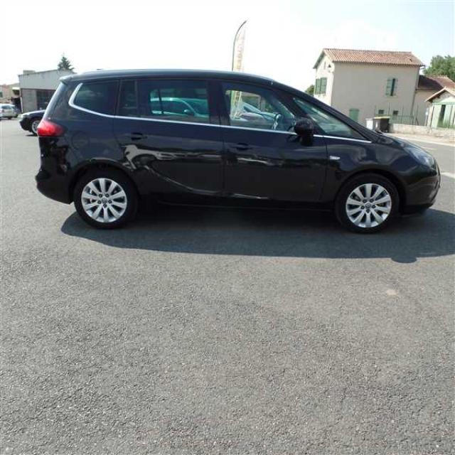 Opel Zafira Tourer image 2