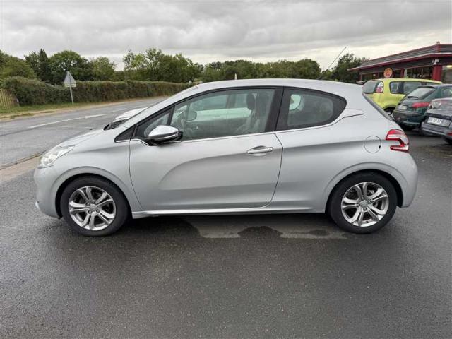 Peugeot 208 image 9