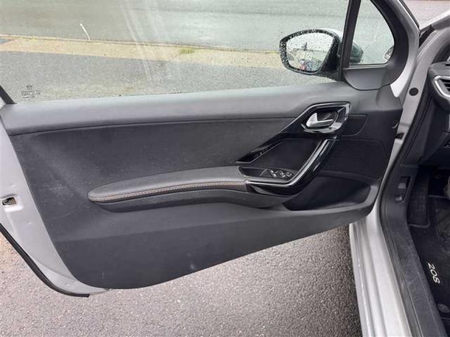 Peugeot 208 image 7