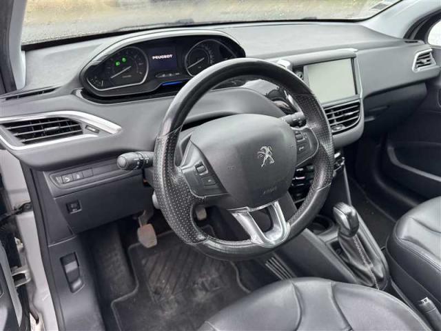 Peugeot 208 image 6