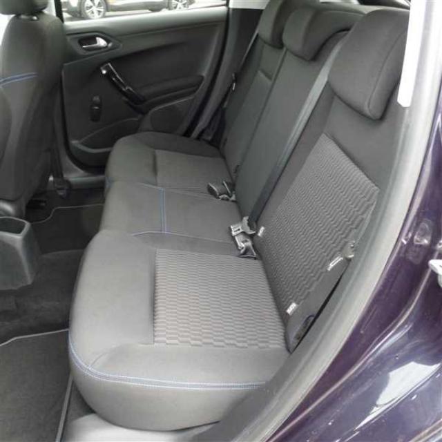 Peugeot 208 image 3