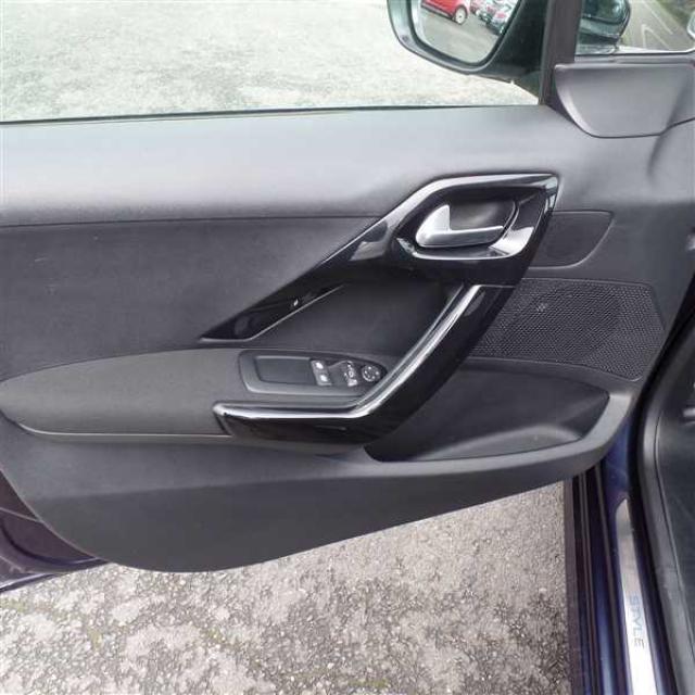 Peugeot 208 image 4
