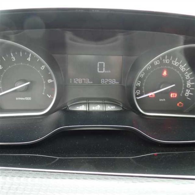 Peugeot 208 image 7