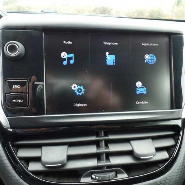 Peugeot 208 image 2