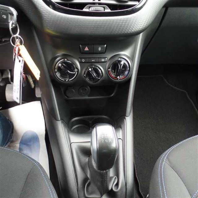 Peugeot 208 image 8