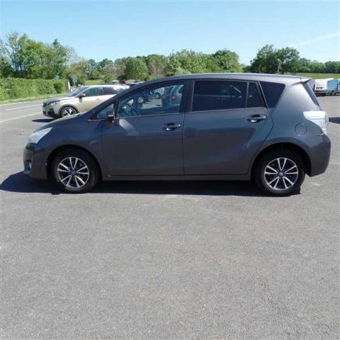 Toyota Verso image 2