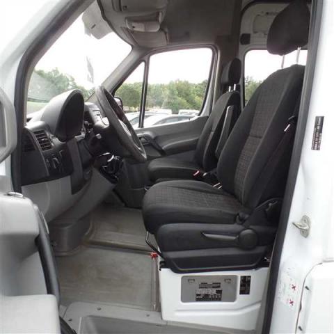 Mercedes Benz Sprinter image 2