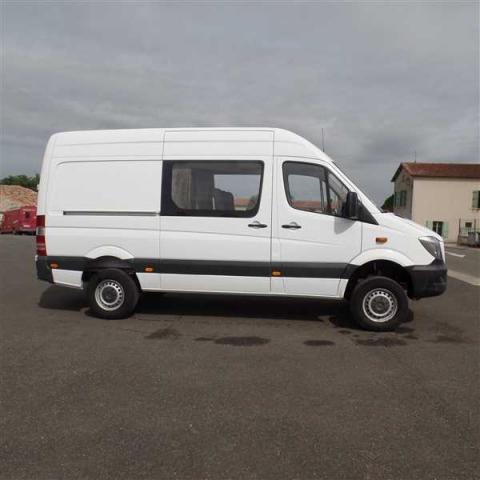 Mercedes Benz Sprinter image 1