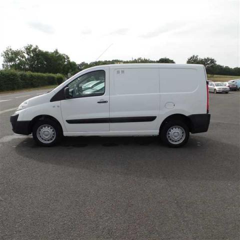 Peugeot Expert image 2