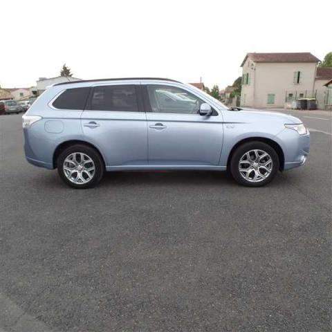 Mitsubishi Outlander image 6