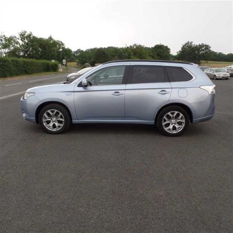 Mitsubishi Outlander image 4