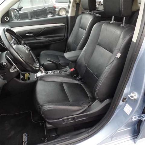 Mitsubishi Outlander image 9