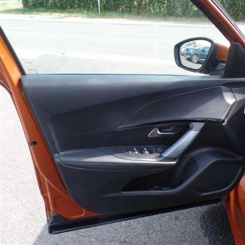 Peugeot 2008 image 9