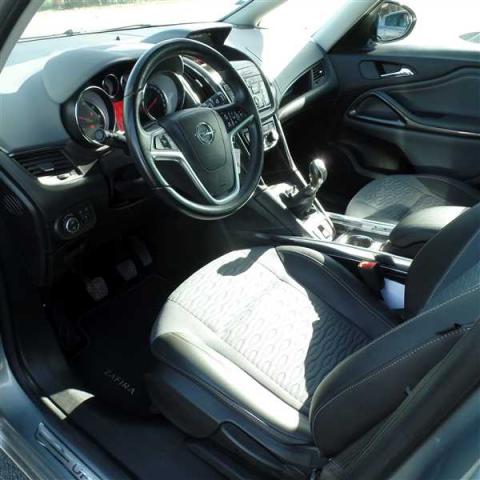 Opel Zafira image 2