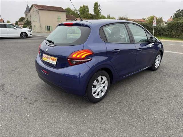 Peugeot 208 image 7