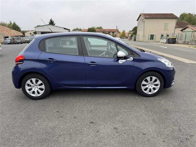 Peugeot 208 image 1