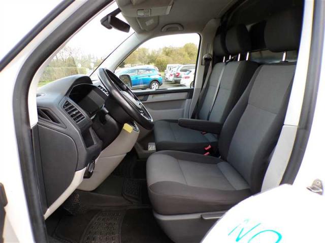 Volkswagen Transporter image 8