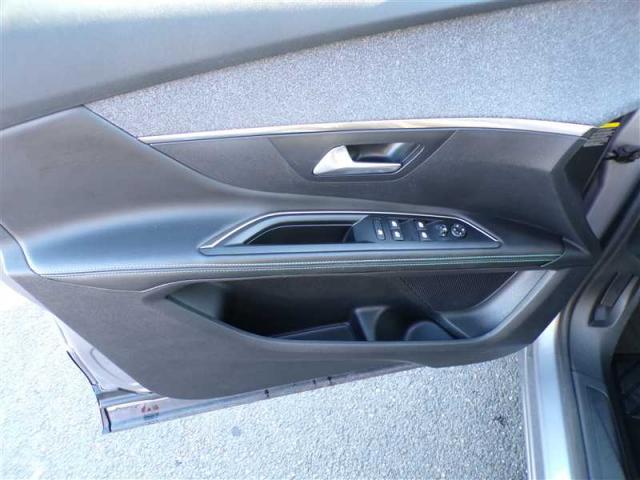 Peugeot 5008 image 8