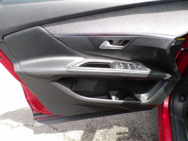 Peugeot 3008 image 6