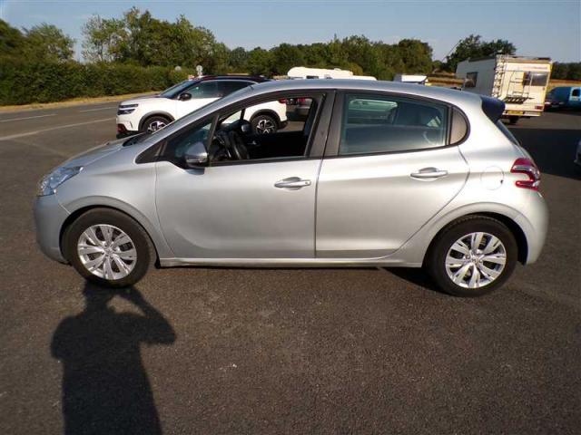 Peugeot 208 image 5