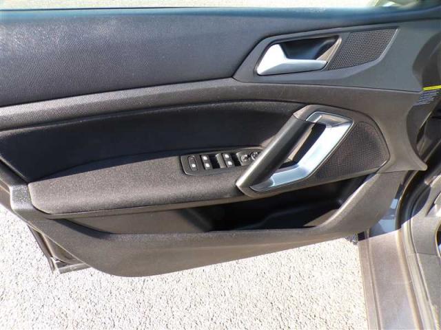 Peugeot 308 image 8